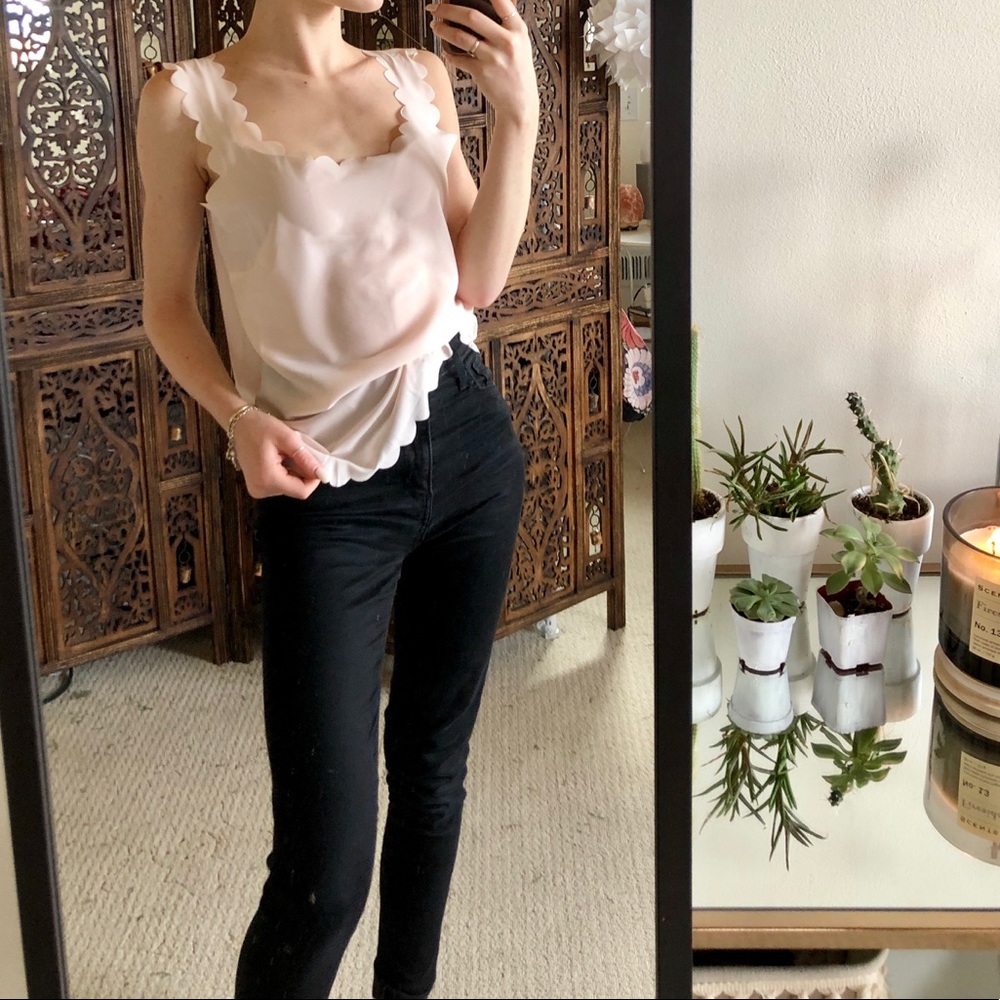 🌸pink scallop trim blouse🌸